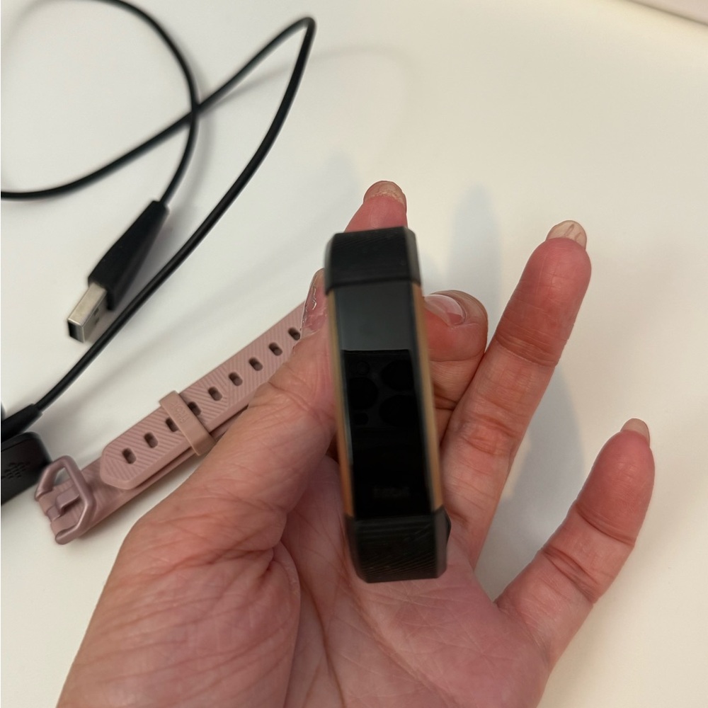 Fitbit Alta HR - rose gold